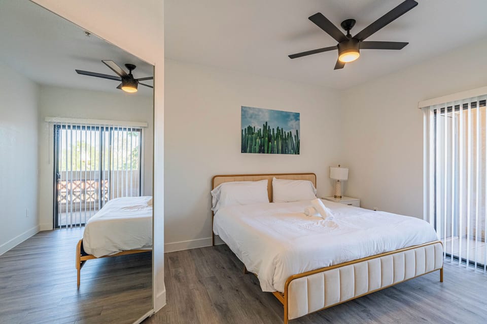 Triple Room, Non Smoking | Desk, laptop workspace, iron/ironing board, free WiFi