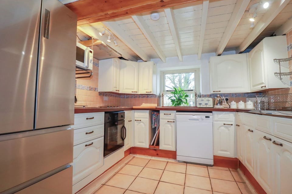 Dishwasher, cookware/dishes/utensils