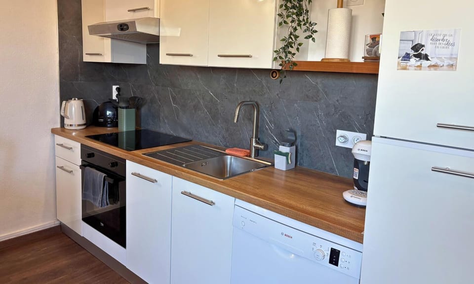 10_Studio 1 Fully Equipped Kitchen