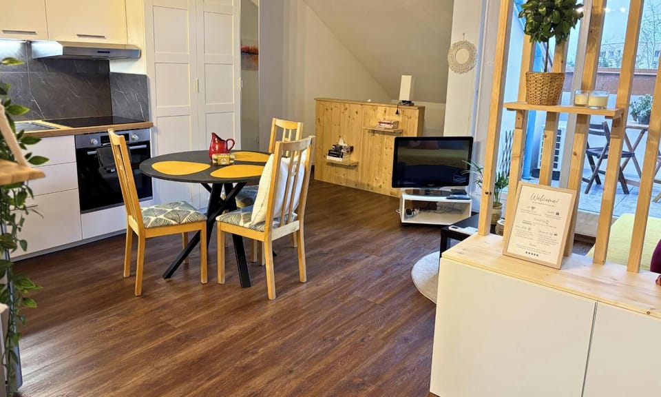 20_Studio 2 kitchen area