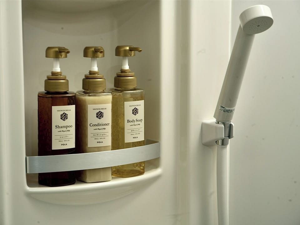 Bathroom amenities