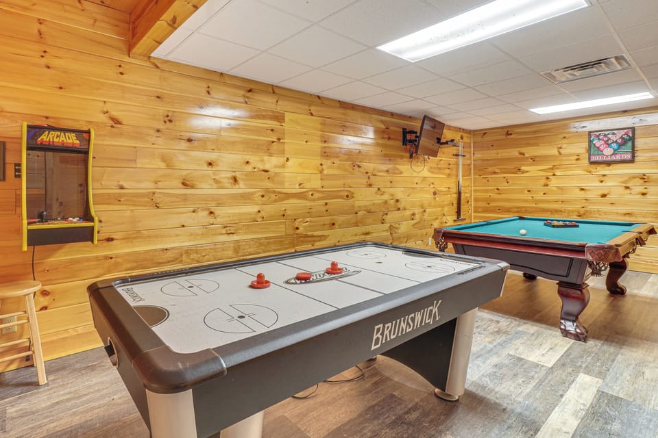 Sevierville Vacation Rental | 5BR | 4BA | 2,800 Sq Ft