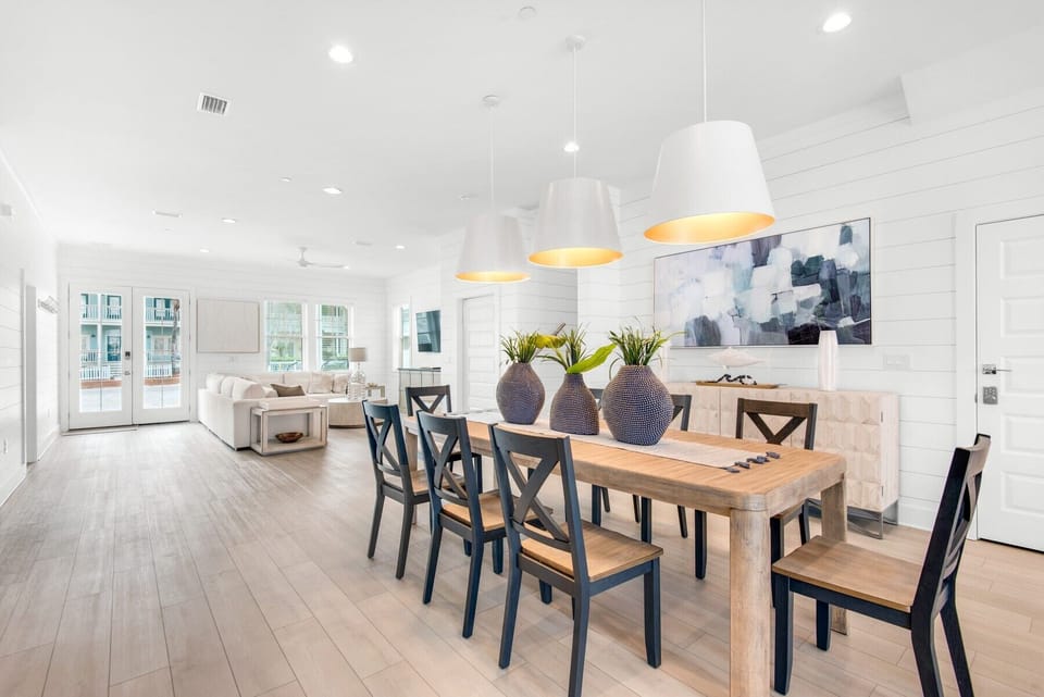 Nautilus offers plenty of elbow room for your group with over 4800 square feet!