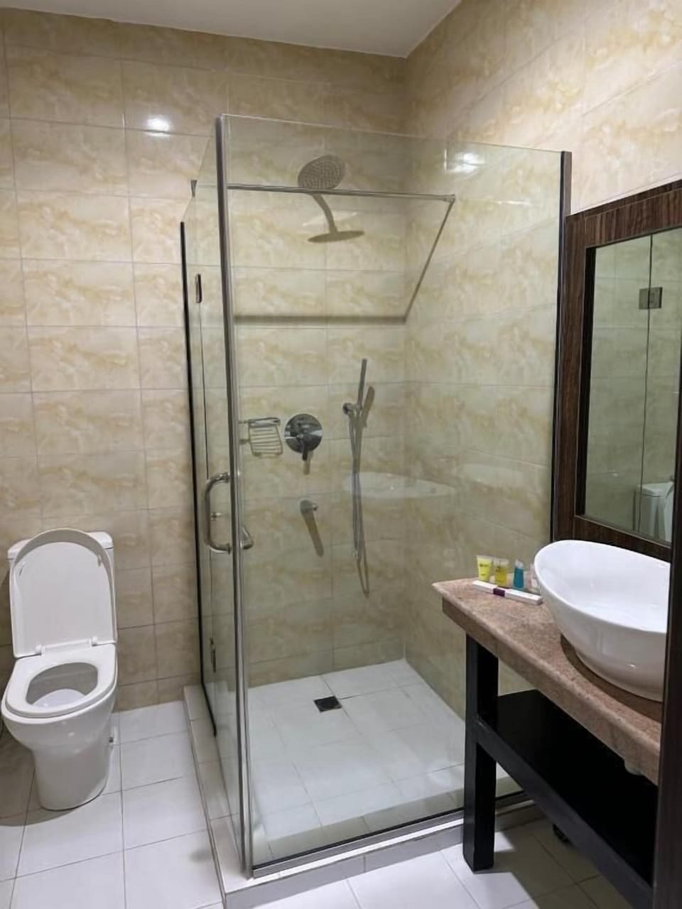 Luxury Studio, City View | Bathroom | Shower, free toiletries, slippers, towels