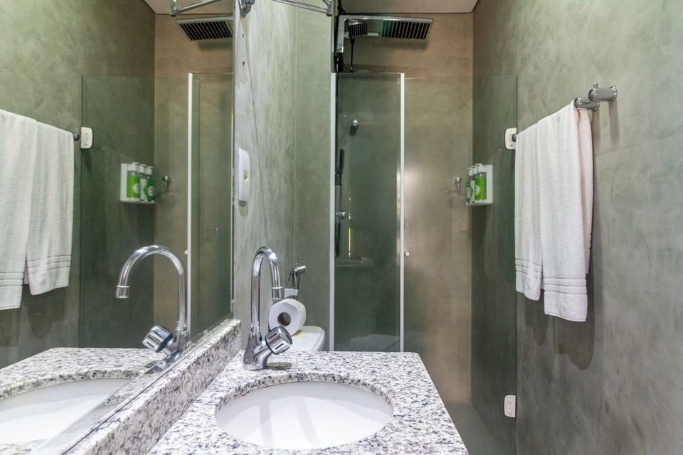Standard Double Room, City View | Bathroom