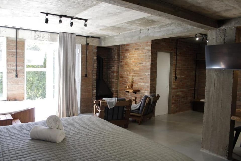 Luxury Suite, Balcony, Garden View | Soundproofing, free WiFi