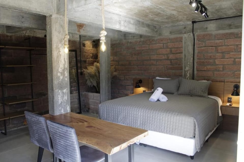 Soundproofing, free WiFi
