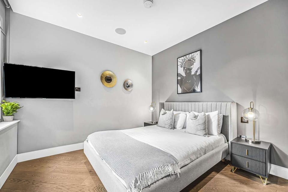 Apartment, Multiple Beds, Kitchen, Garden View (Bateman St 13, 2) | 2 bedrooms, individually decorated, individually furnished, bed sheets