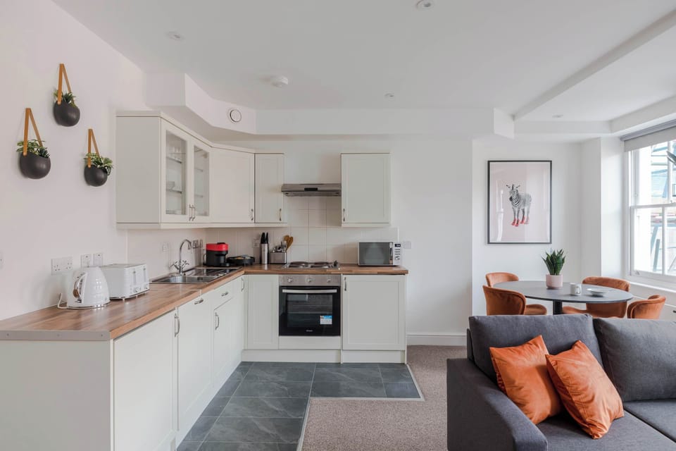 Apartment, 1 King Bed with Sofa bed, Pets Not Allowed, City View (Foley St 3) | Private kitchen