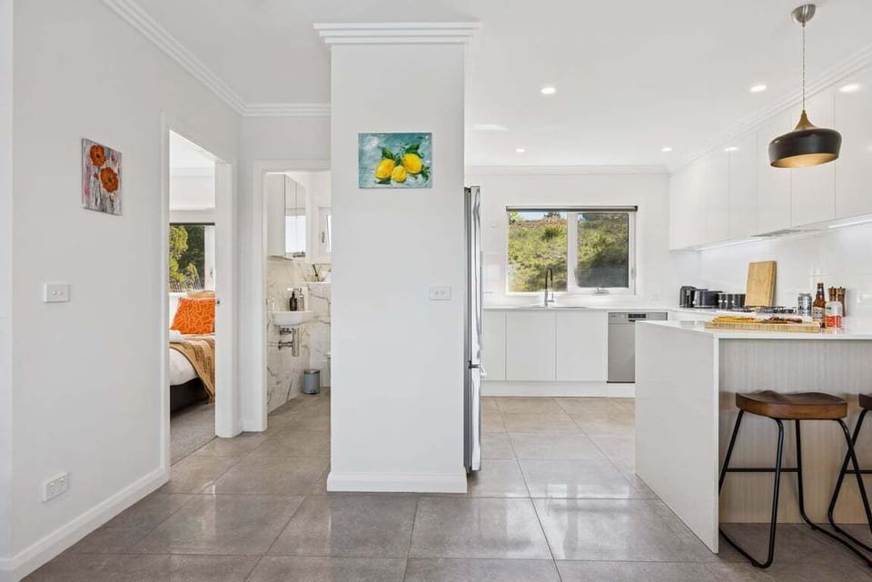 Kitchen, bedroom 4