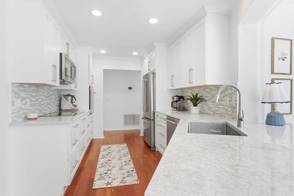 Fully equipped kitchen with everything you need to make your favorite meals