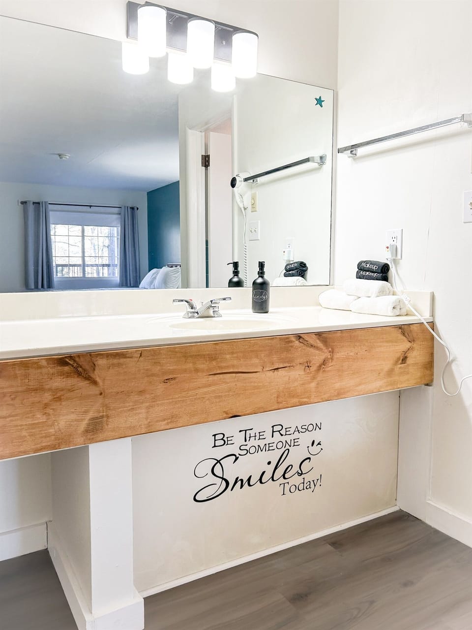 Bathroom vanity