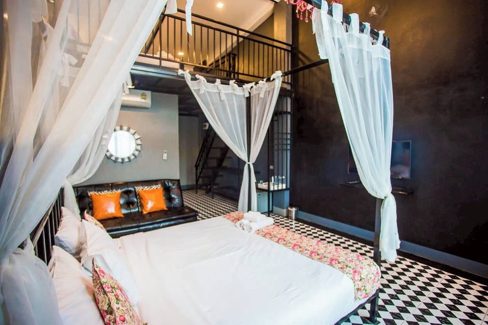 Grand view Quadruple Room | Desk, free WiFi