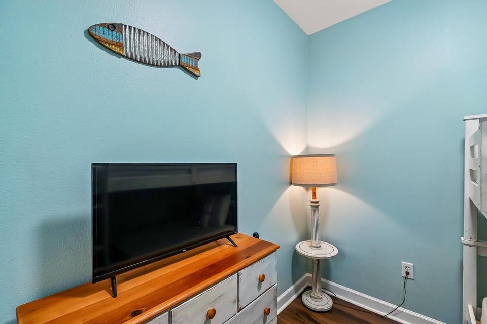 Bunk Room TV setup