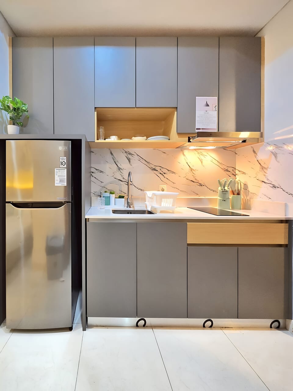 Room, 1 Bedroom, City View | Private kitchen | Fridge, stovetop, cookware/dishes/utensils
