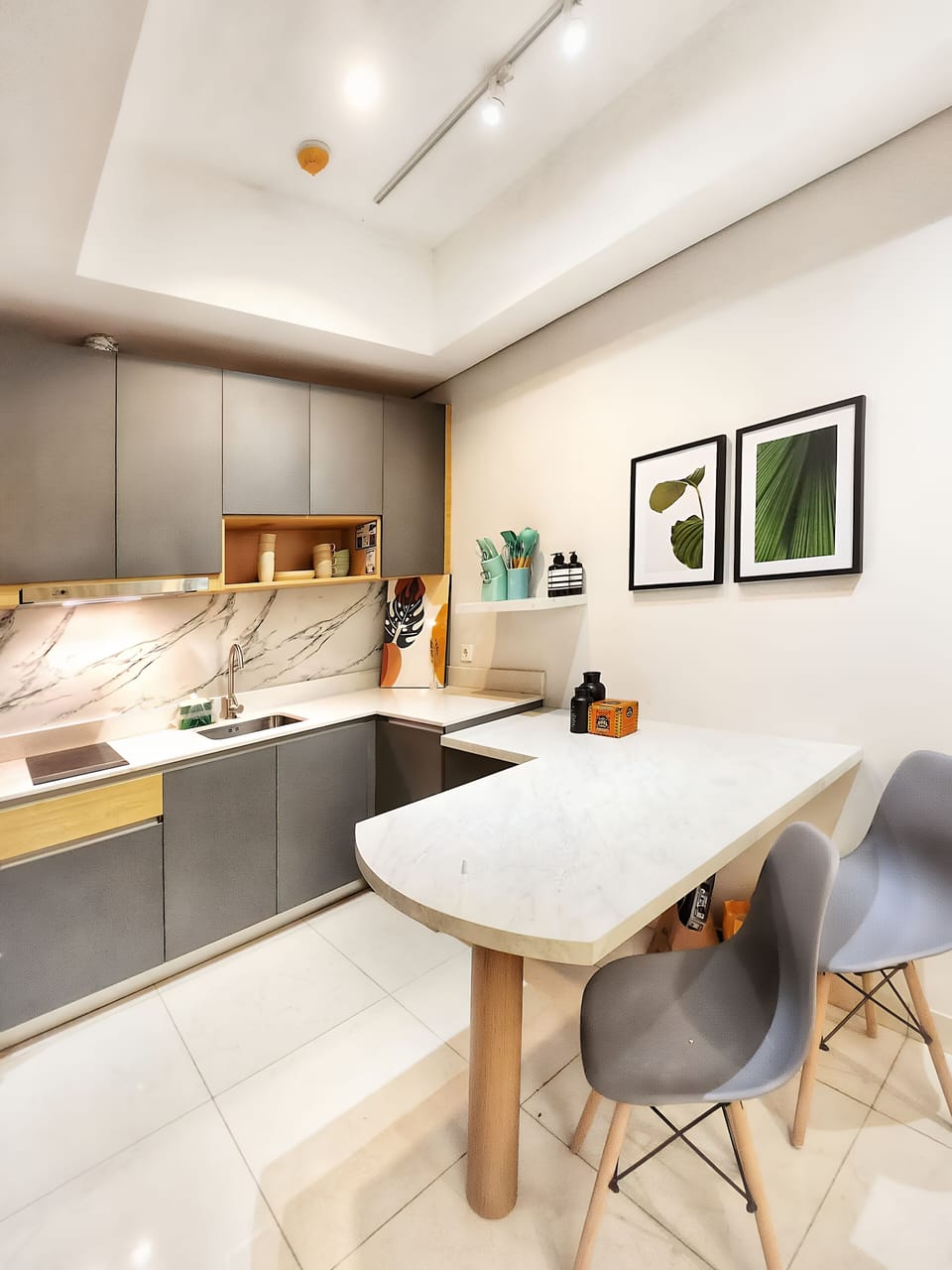 Apartment, 1 Bedroom, City View | Private kitchen | Fridge, stovetop, cookware/dishes/utensils