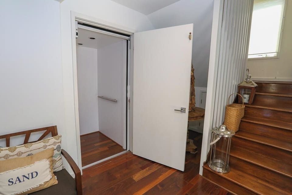 Elevator Lower level 2019