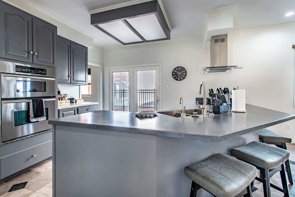 Full Kitchen 