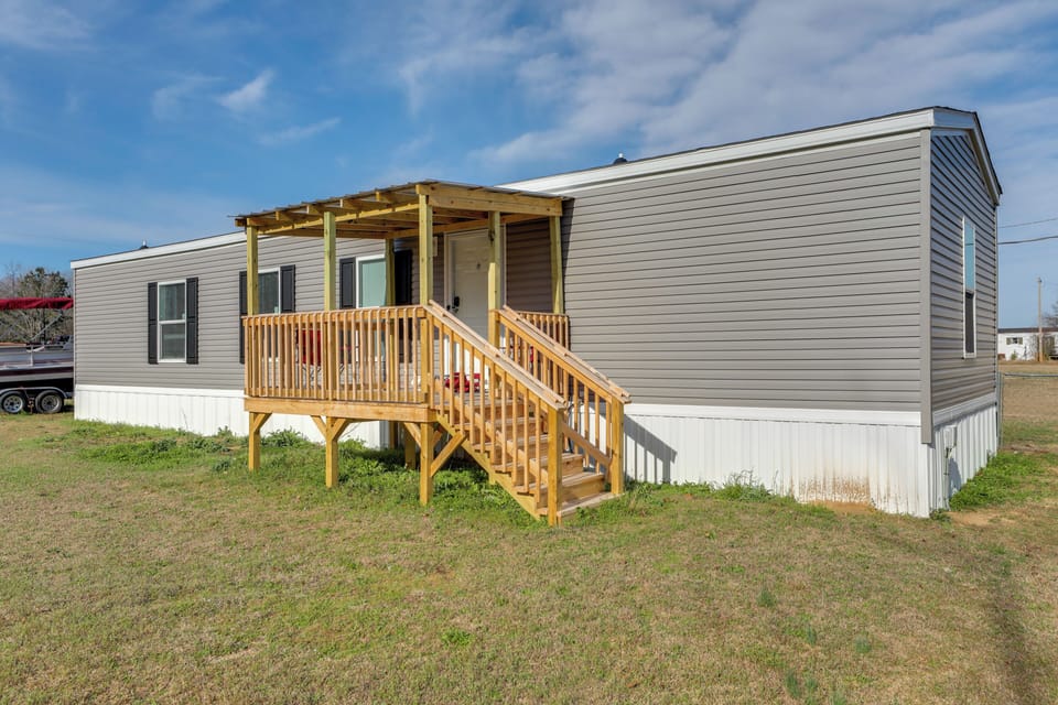 Santee Vacation Rental | 2BR | 2BA | 900 Sq Ft