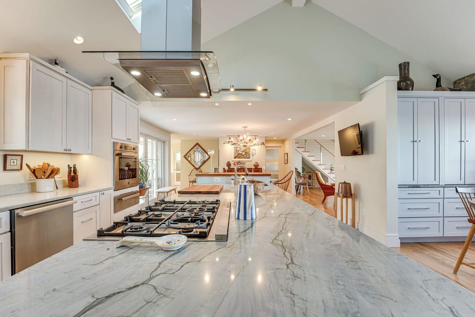 Kitchen & Additional Dining Area | 1st Floor