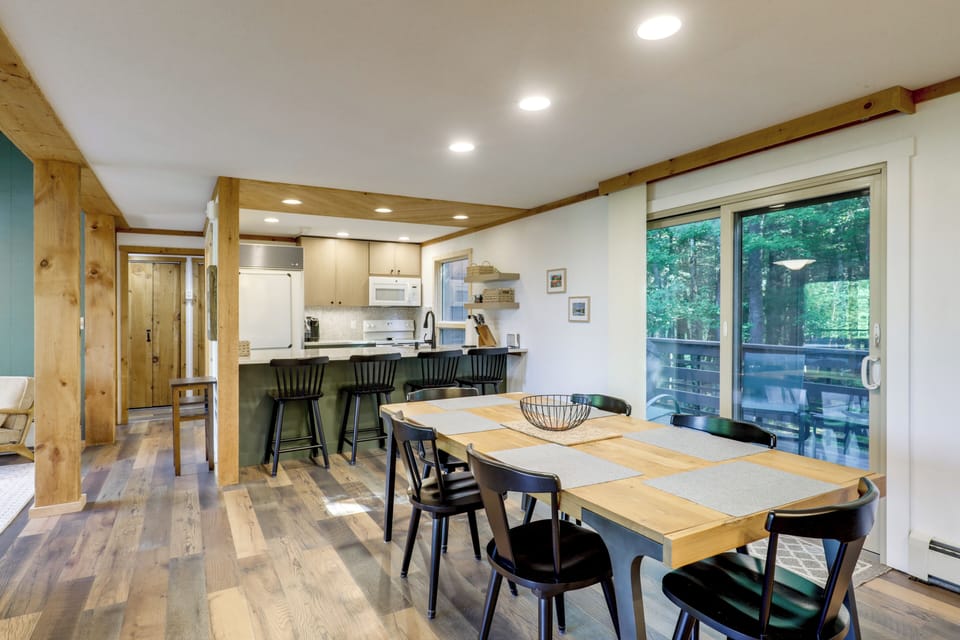 Kitchen & Dining Area | Main Floor