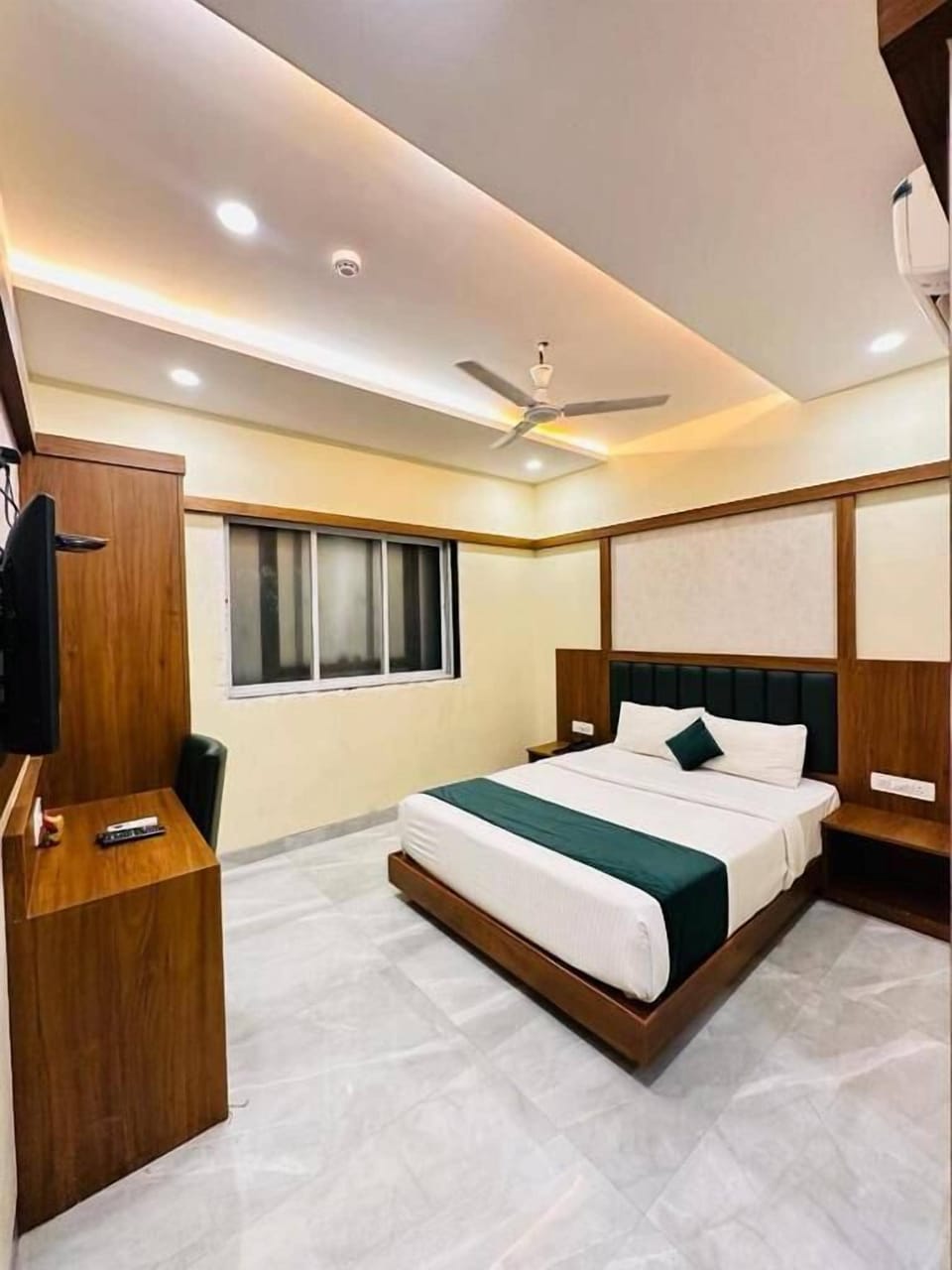 Deluxe Double Room | Free WiFi