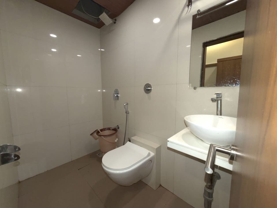 Deluxe Double Room | Bathroom