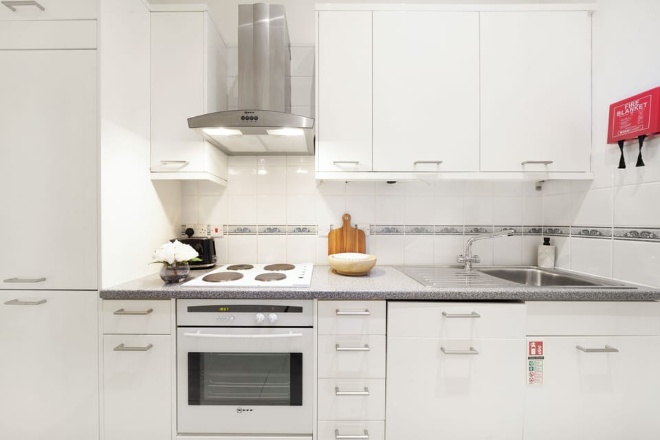 Basic Apartment, Non Smoking | Private kitchen