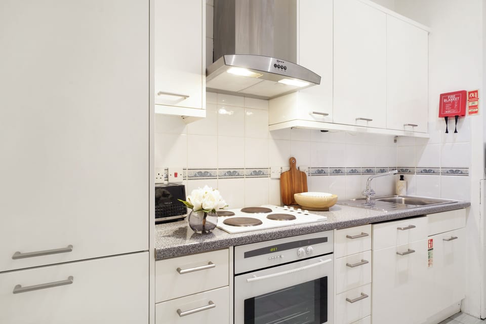 Basic Apartment, Non Smoking | Private kitchen