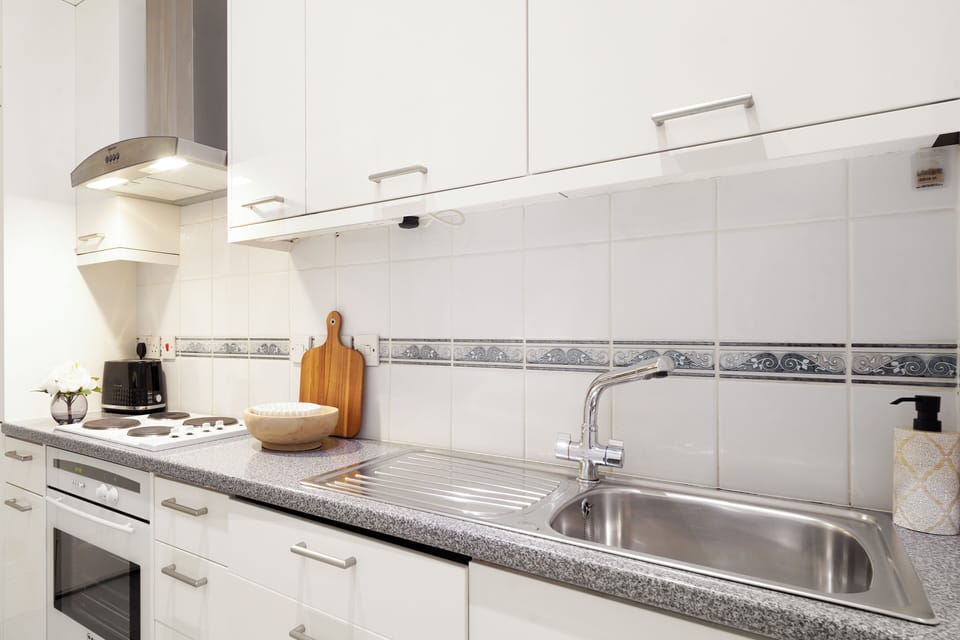 Basic Apartment, Non Smoking | Private kitchen