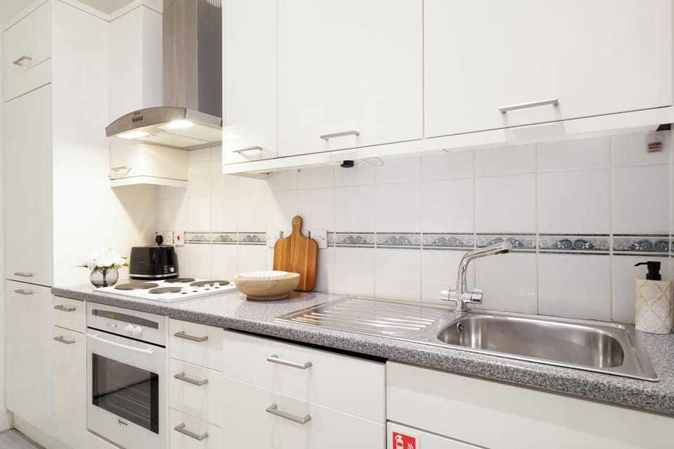 Basic Apartment, Non Smoking | Private kitchen
