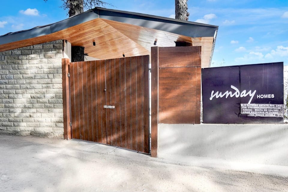 Entrance / Reception