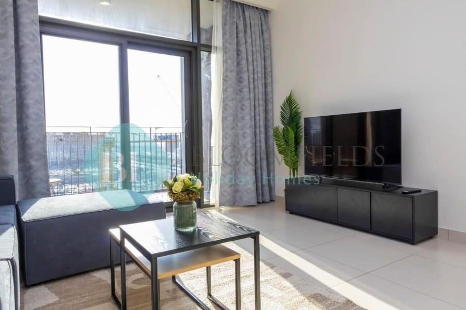 Apartment, Balcony | Living area