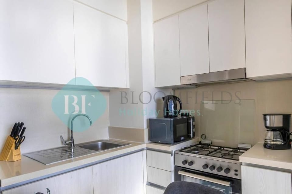 Apartment, Balcony | Private kitchen