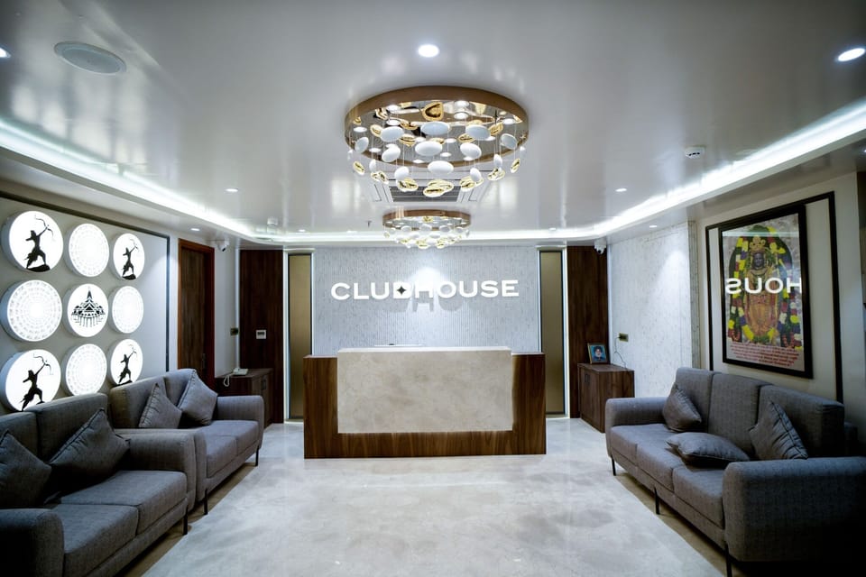 Entrance / Reception