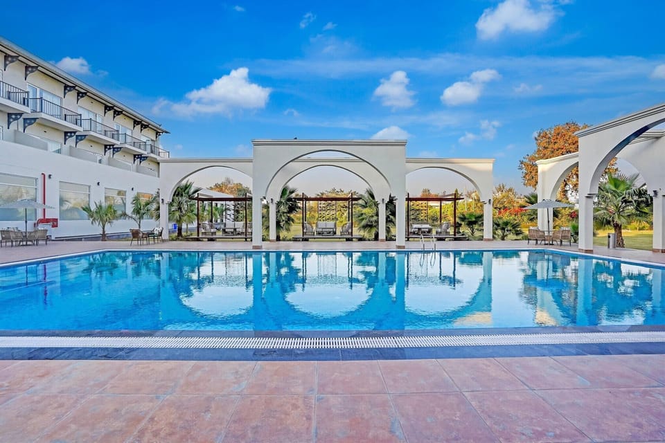 Holiday Home Swimming Pool