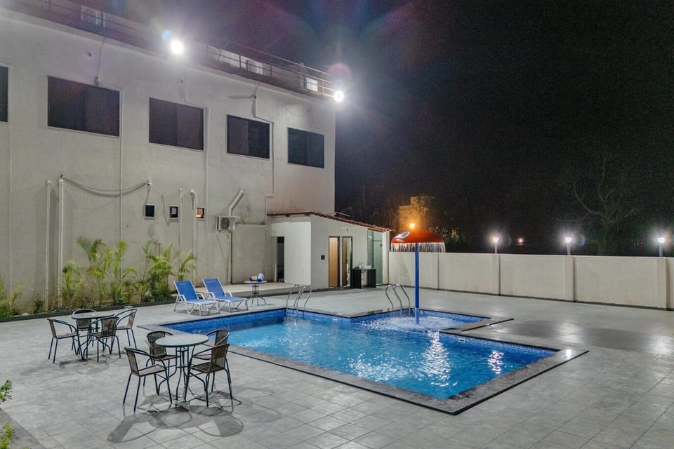 Holiday Home Swimming Pool