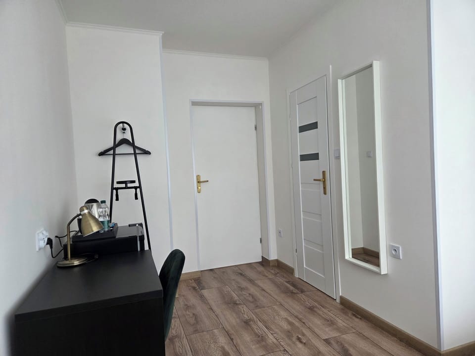 Basic Single Room | Laptop workspace, WiFi (free), bed sheets