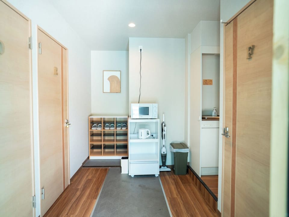 Economy Single Room, Non Smoking, Shared Bathroom | Microwave
