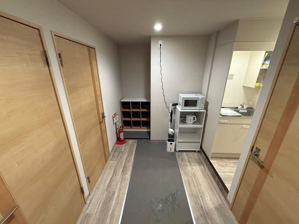 Economy Single Room, Non Smoking, Shared Bathroom | Living area | Smart TV