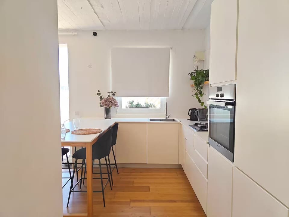 Penthouse, City View | Private kitchen