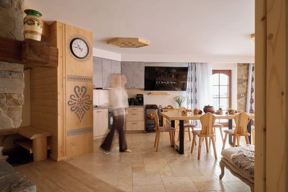 Deluxe Apartment, 2 Bedrooms, Mountain View | Living area | Flat-screen TV