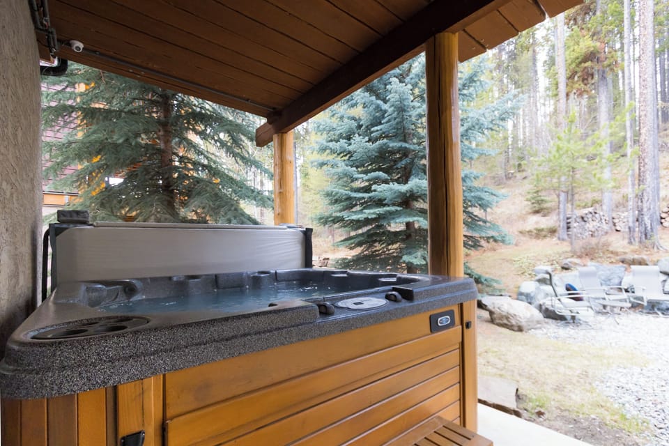 Private hot tub on the lower rear deck.