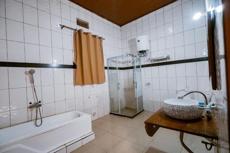 Shower, free toiletries, towels, soap