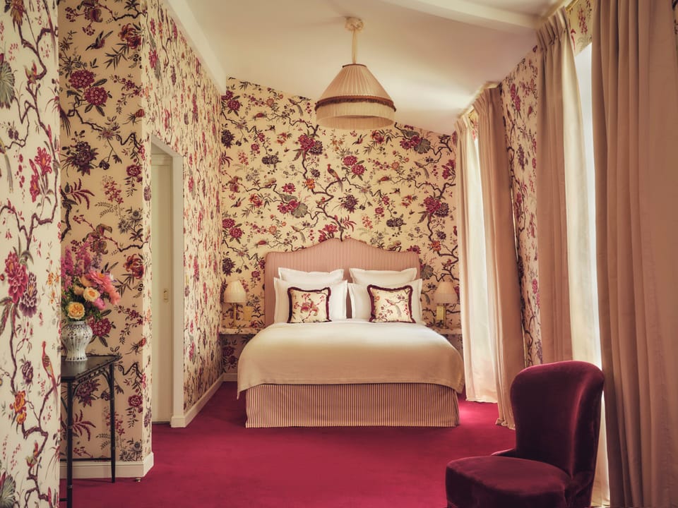 Junior Suite | Premium bedding, in-room safe, desk, laptop workspace
