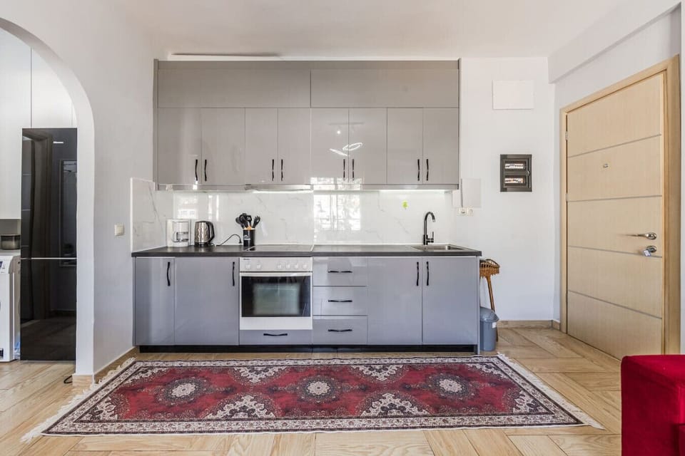 Fully-equipped kitchen