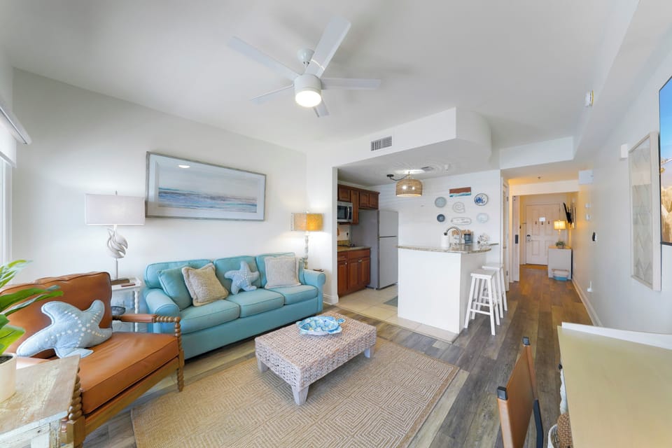 Spacious Livingroom