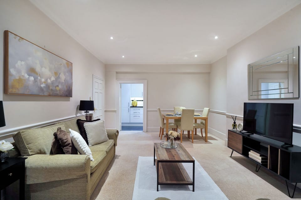 Basic Apartment | Living area