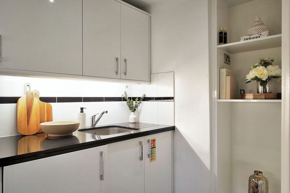 Basic Apartment | Private kitchen