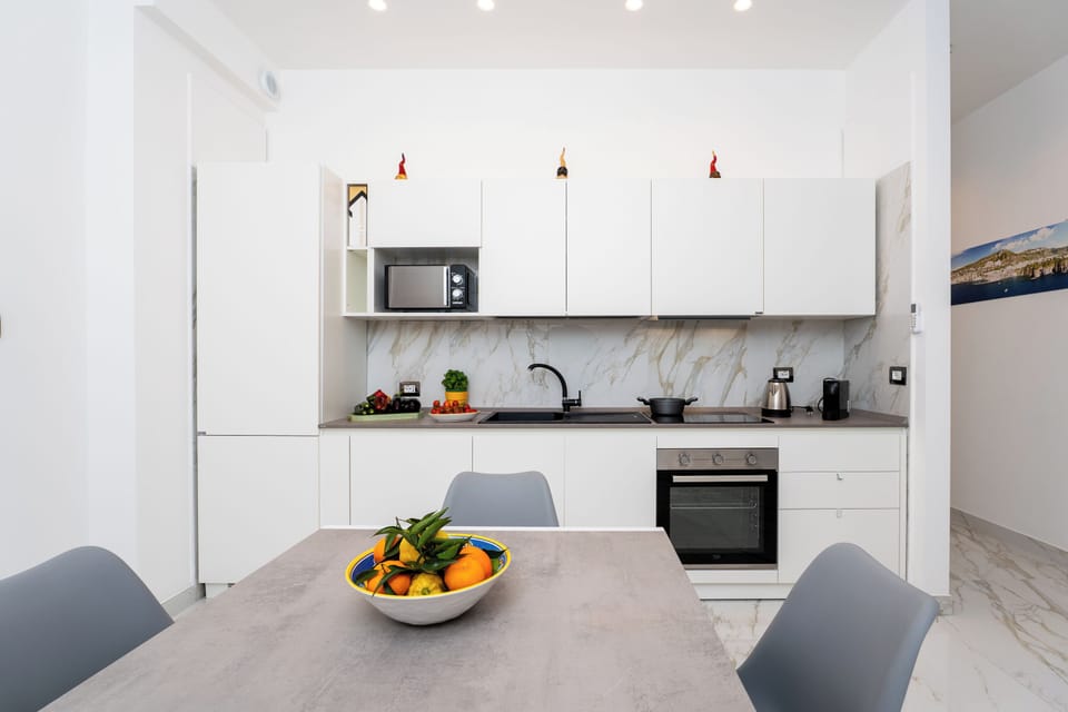 Apartment, 2 Bedrooms, Kitchen, City View | Private kitchen | Espresso maker, electric kettle
